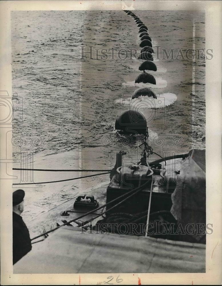 1943 Press Photo British Royal Navy Boom Defense Branch Tow Net for Barrier - Historic Images