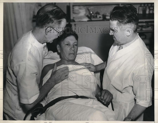 1937 Press Photo Abe Kasviner In Hospital After Jumping From Building & Survives - Historic Images