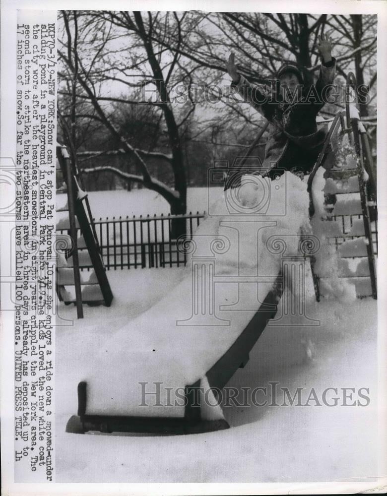 1956 Press Photo Pat Donovan, 10, enjoys ride in Central Park after blizzard - Historic Images