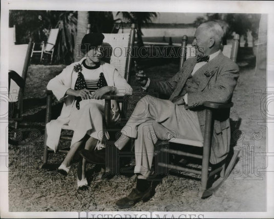 1935 Press Photo Mr & Mrs PF Salomon in Nassau Bahamas Vacationing - Historic Images