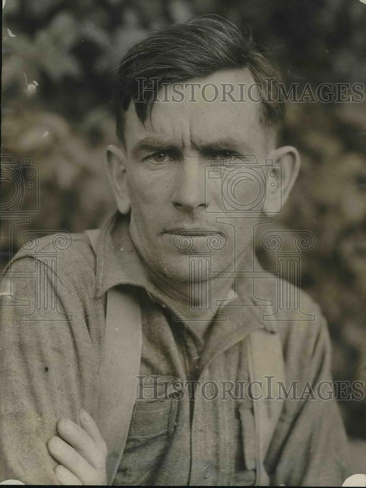 Press Photo Master Fisherman Ed McQuade At His Trout Hatchery In Olympia, CA - Historic Images