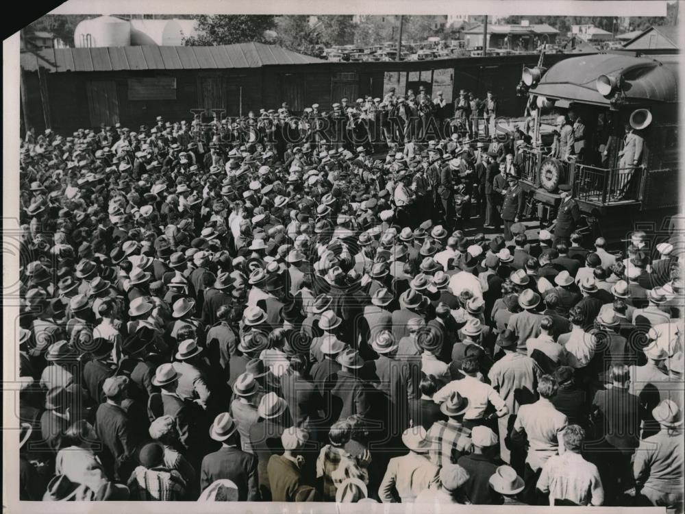 1936 Press Photo Crowds to hear candidate Kan. Gov Alf Landon , Des Moines, Ia - Historic Images