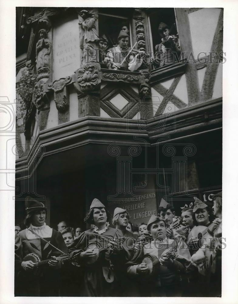 1954 Press Photo Folk Musicians in Alsace, France - Historic Images