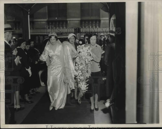 1932 Press Photo Ruth Jones Arrives in NY Church to Marry William John Warburton - Historic Images