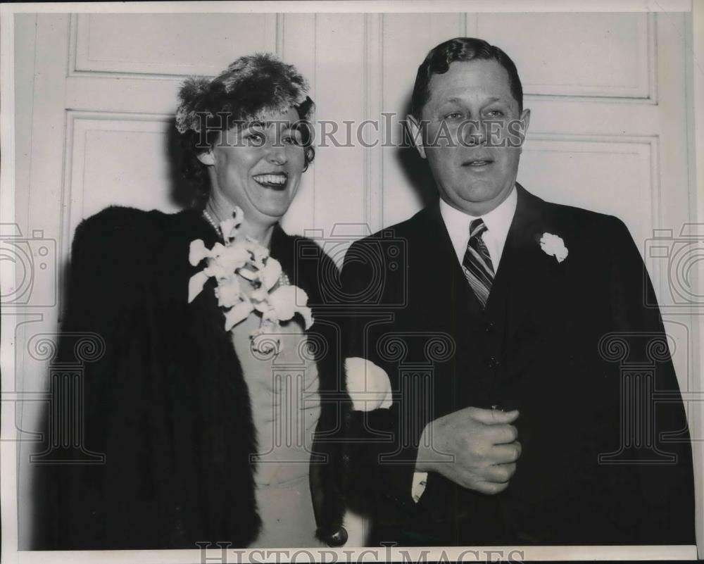 1940 Press Photo Wash. D.C. Mrs C Grayson, Red Cross, Mr GL Harrison, Fed bank - Historic Images