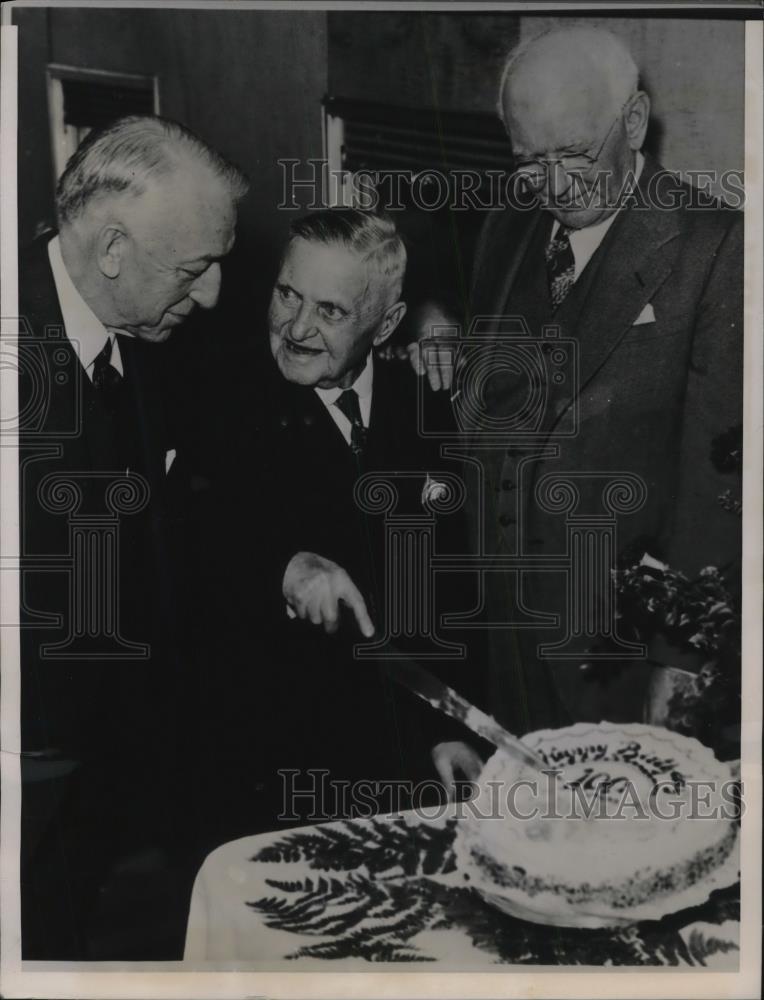 1938 Press Photo H. Scandrett &amp; T. Gillick Celebrate John Horan 100th Birthday - Historic Images