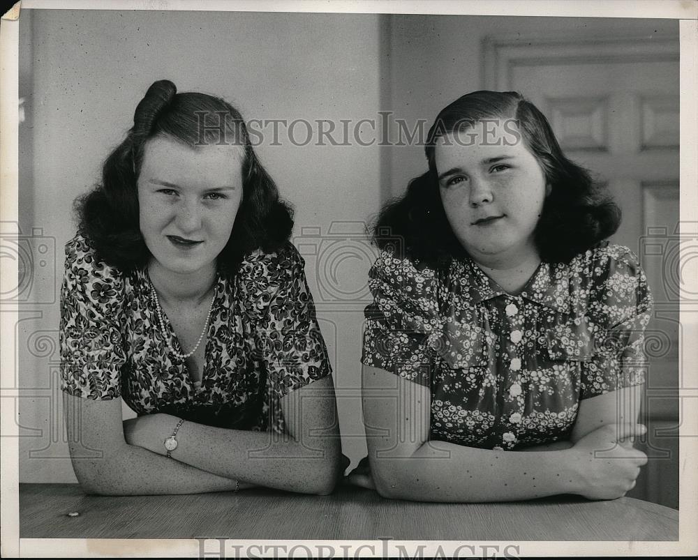 1939 Press Photo Sisters Betty Farley &amp; Anne Farley - Historic Images