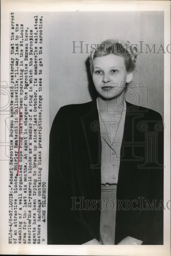 1949 Press Photo St Louis, Mo. Shirley Bratschi arrested by Narcotics Bureau - Historic Images