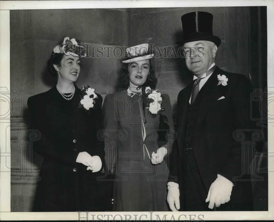 1941 Press Photo Mr & Mrs Robert Allen & Ellen & Douglas Allen in NYC - Historic Images