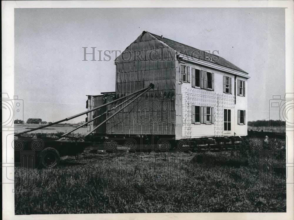 1946 Press Photo Rumson,N.J home of Edward W Scudder moved to be a clubhose - Historic Images