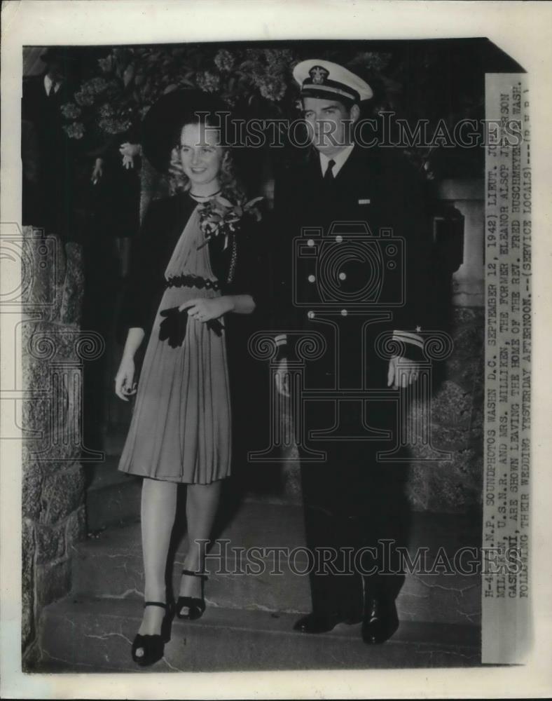 1942 Press Photo Wash.D.C. Lt Milliken USNR &amp; his wife - neb45865 - Historic Images