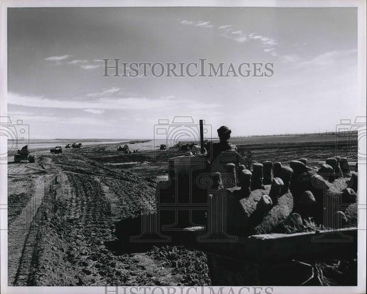 1954 Press Photo Construction of Trans-Canada Highway in Prairie provinces - Historic Images