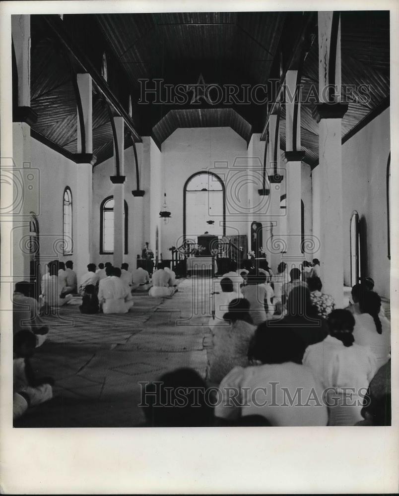 1943 Press Photo Interior of London Missionary Society Church - neb17154 - Historic Images