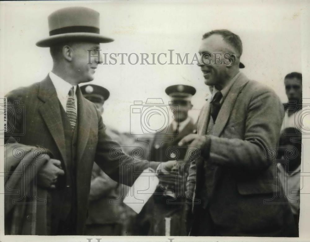 1928 Press Photo Major A. E. Godfrey, G. A. Clark, Vancouver Postmaster - Historic Images