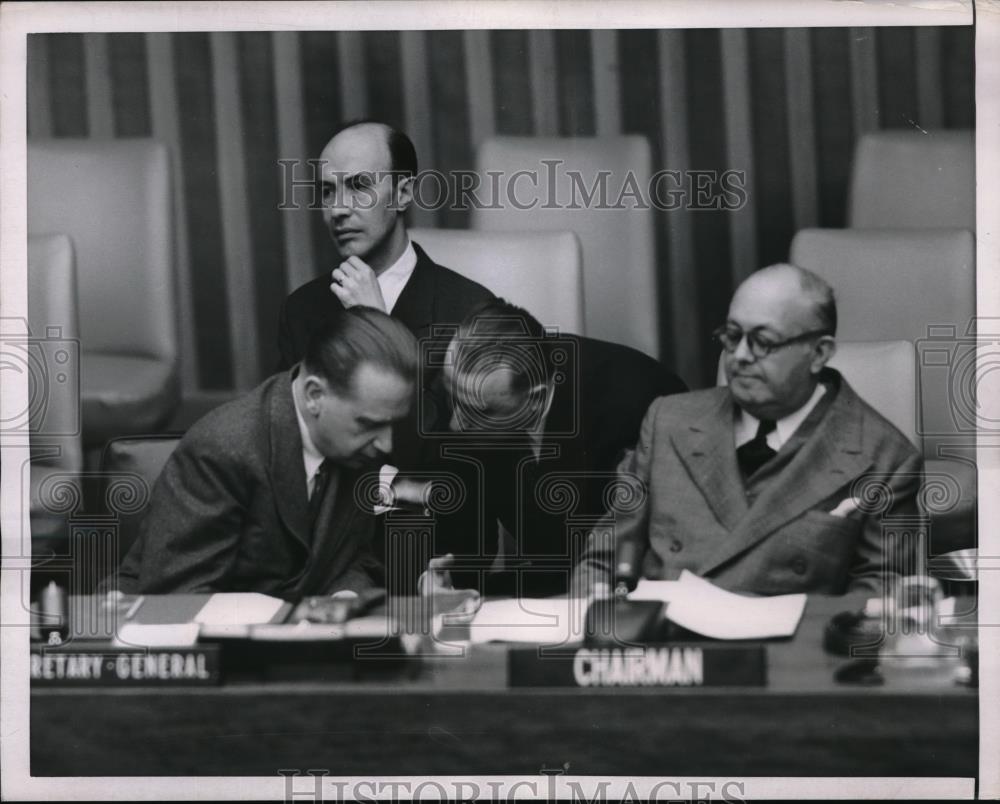 1953 Press Photo Dr. Joao Muniz, Dag Hammarskjold, United Nations, New York - Historic Images