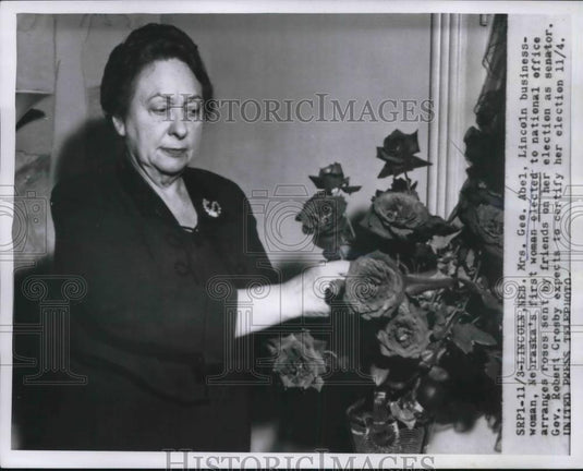 1954 Press Photo Lincoln, Neb Mrs Geo Abel, businesswoman elected Senator - Historic Images