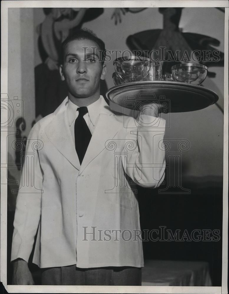 1932 Press Photo James Baron Guggenheim working as a bus boy - Historic Images