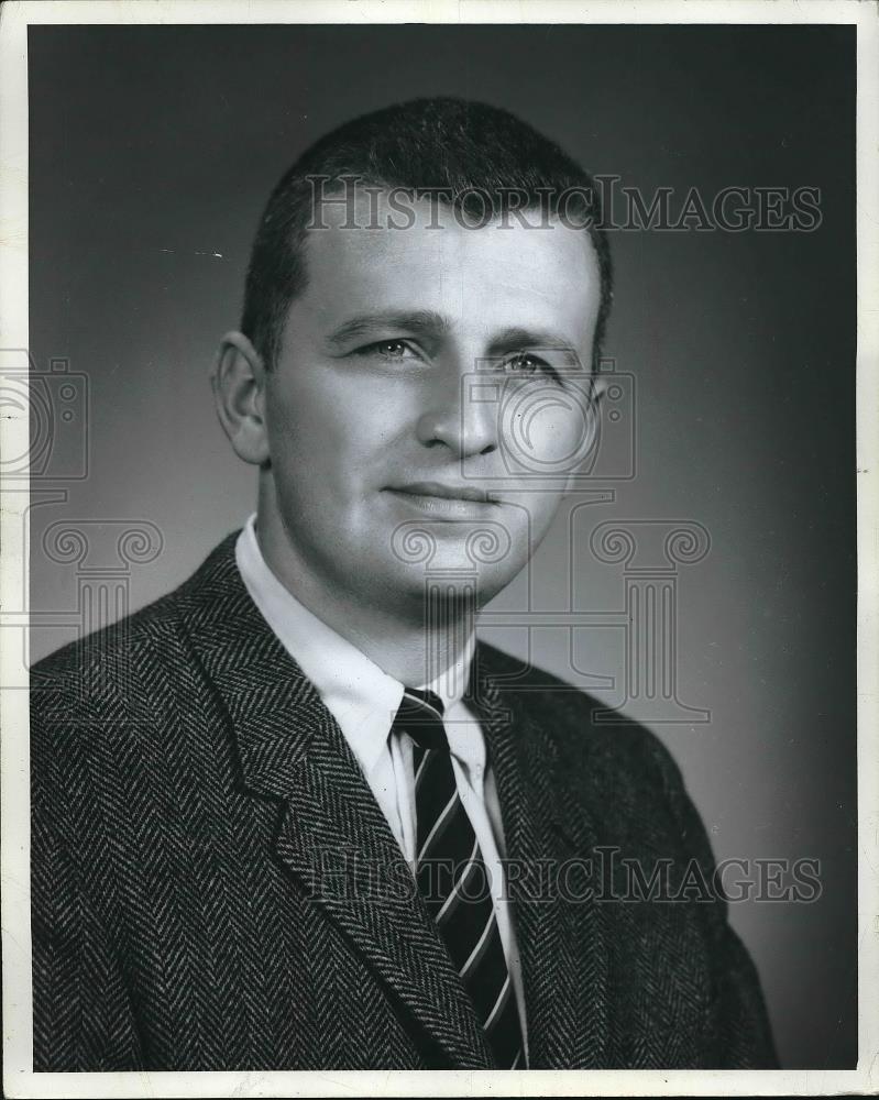 1966 Press Photo Walter E. Riemenschneider Jr., Lawyer - Historic Images