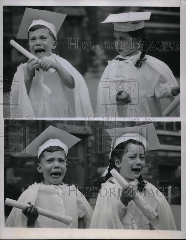 1945 Press Photo Chicago, Susan Tokarsky, Howard Silver at Eugene Field Park - Historic Images