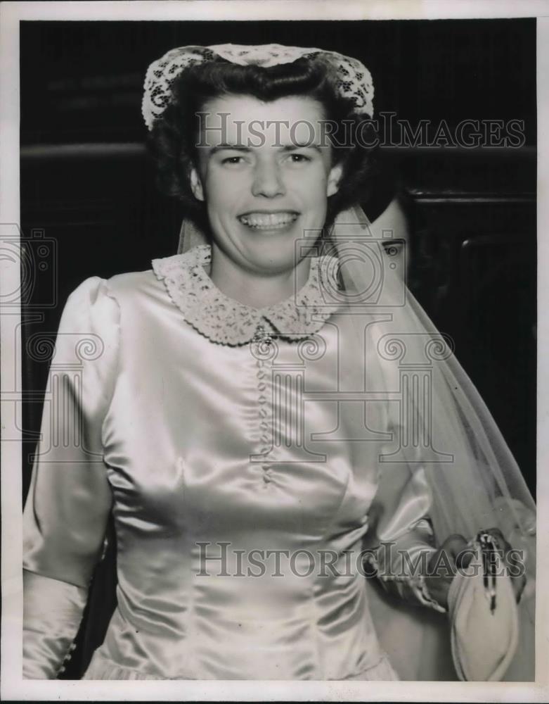 1938 Press Photo NYC bride Helen Talcott Hope at church for her wedding - Historic Images