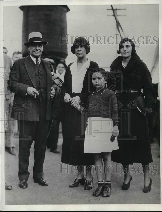 1932 Press Photo Mrs G Mills, Mr & Mrs N Longworth & Paulina Longworth - Historic Images
