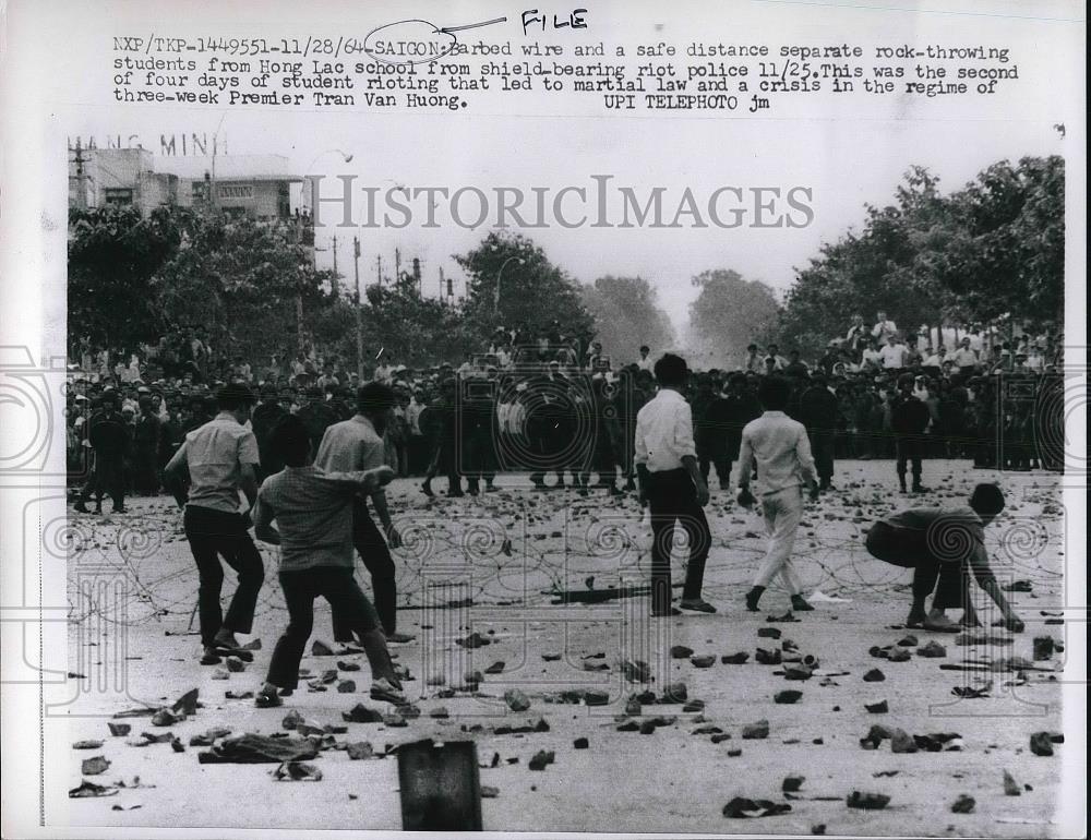 1964 Press Photo Students at protest in Saigon - Historic Images