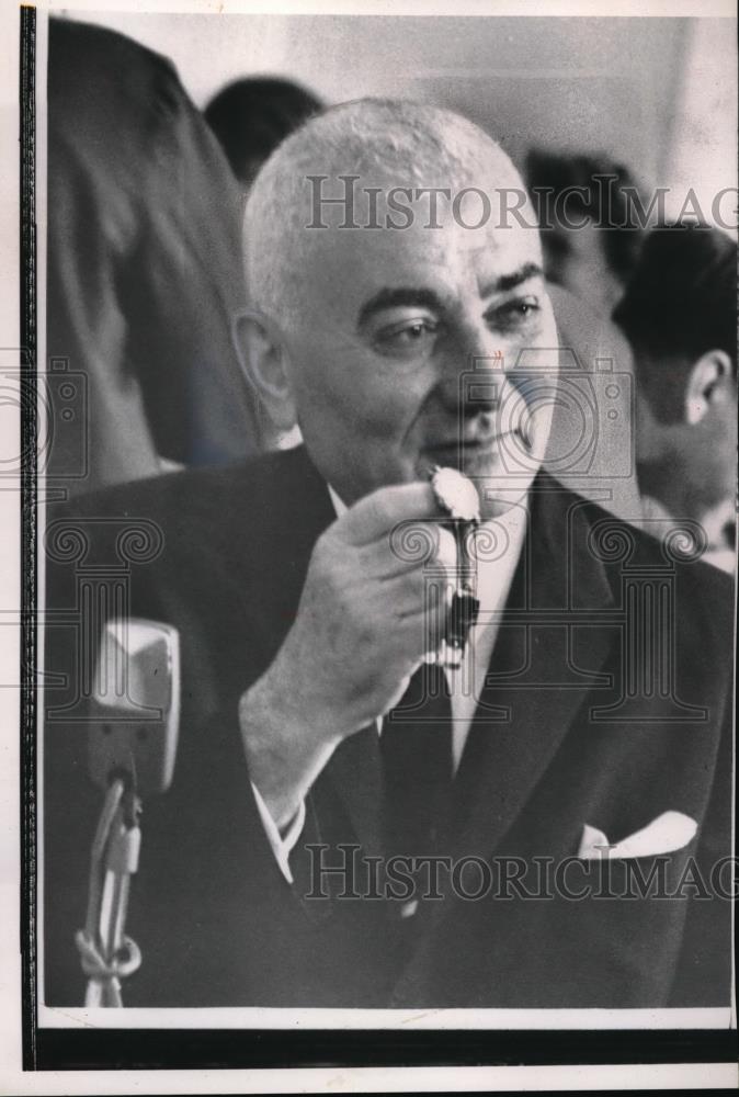 1958 Press Photo Bernard Goldfine House Influence Investigators - Historic Images