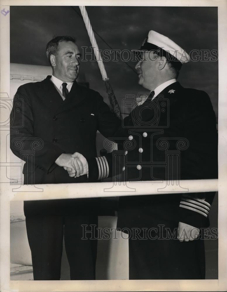 1939 Press Photo Captain Thomas Georgeson of British freighter Inkleigh - Historic Images