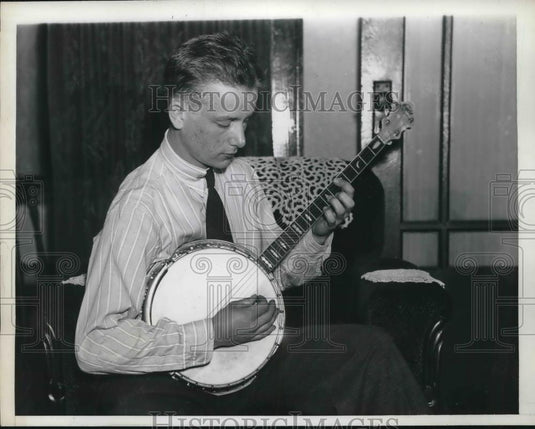 1938 Press Photo Artist & musician Santi Grazini of Cleveland, Ohio - Historic Images