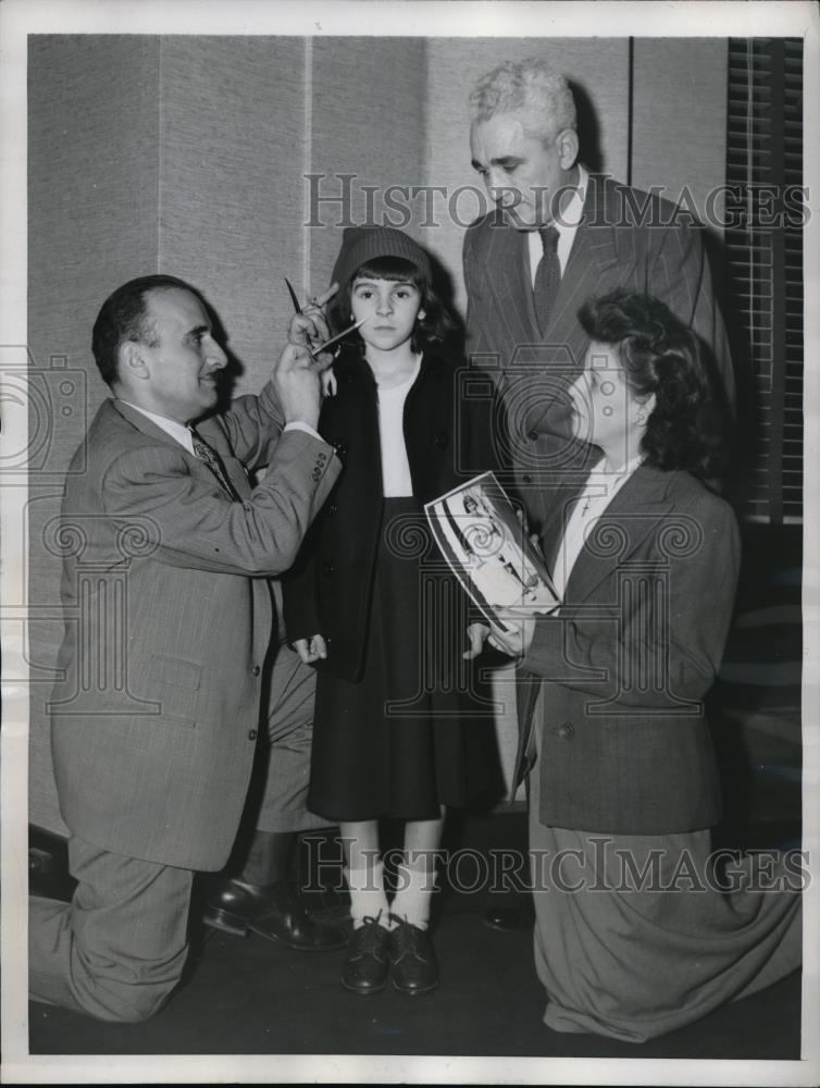 1950 Press Photo Marie Gentile prepped for TV spot in search of missing girl - Historic Images