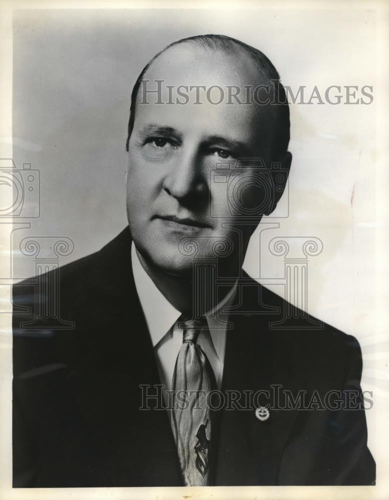 Press Photo Paul Greaser Executive Vice President of Hess's Department Store - Historic Images