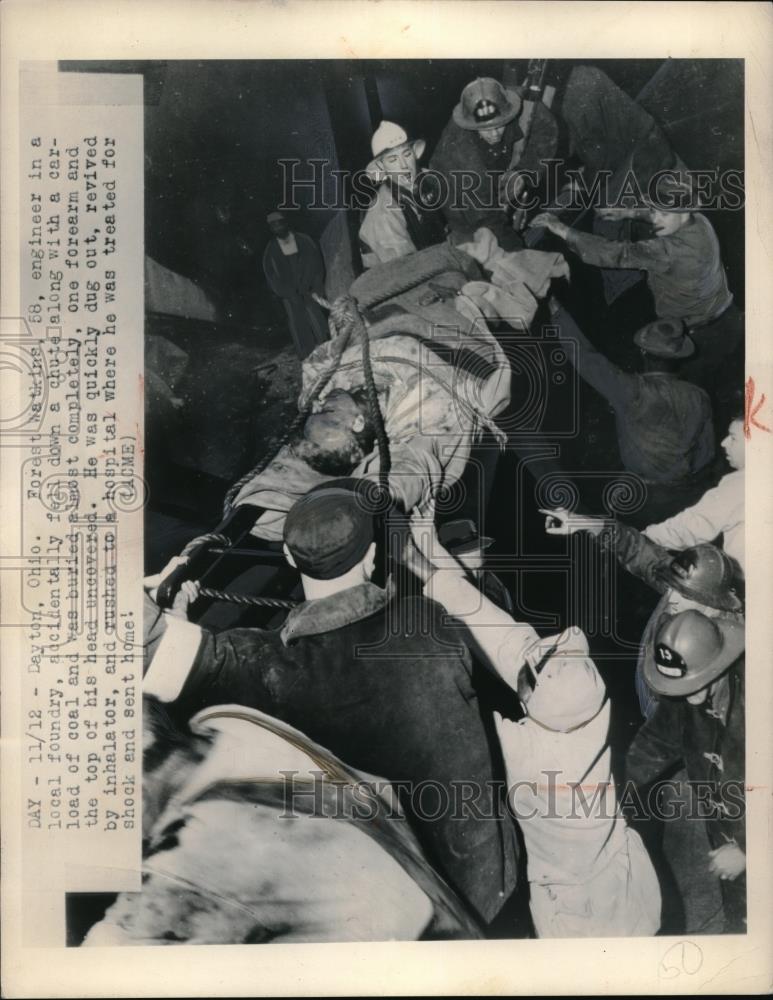 1948 Press Photo Dayton, Ohio Forest Watkins rescued from coal foundry - Historic Images