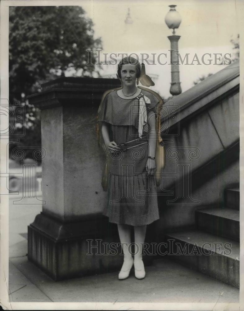 1930 Press Photo Miss Virginia Turman at D.C. Congressional Library - Historic Images