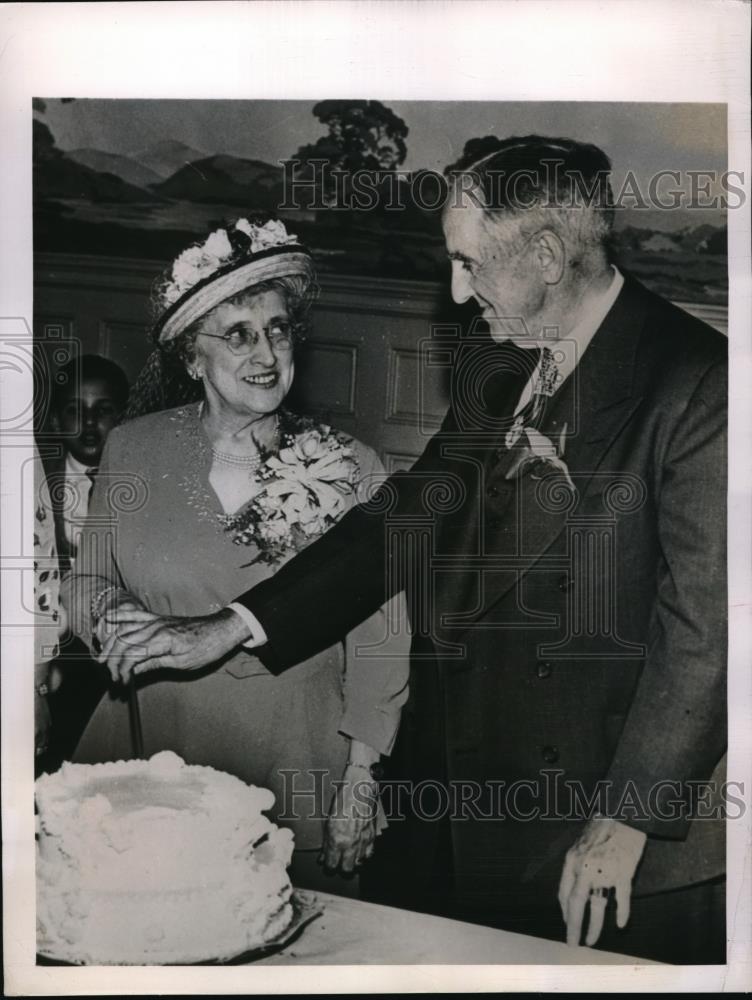 1949 Press Photo Wappinger Falls, NY Fred A Booth weds former Mrs Edith M Tanner - Historic Images