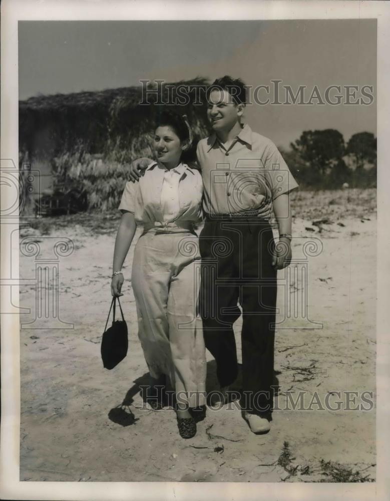 1940 Press Photo NYs Mr & Mrs Leo Tepfer on honeymoon in Tampa, Fla. - Historic Images