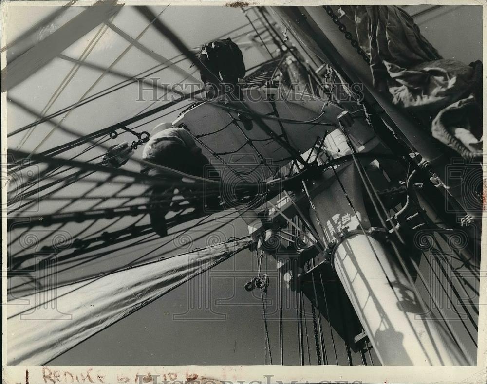 1938 Press Photo Overhead view of the masts &amp; deck of a whaling ship - neb09145 - Historic Images