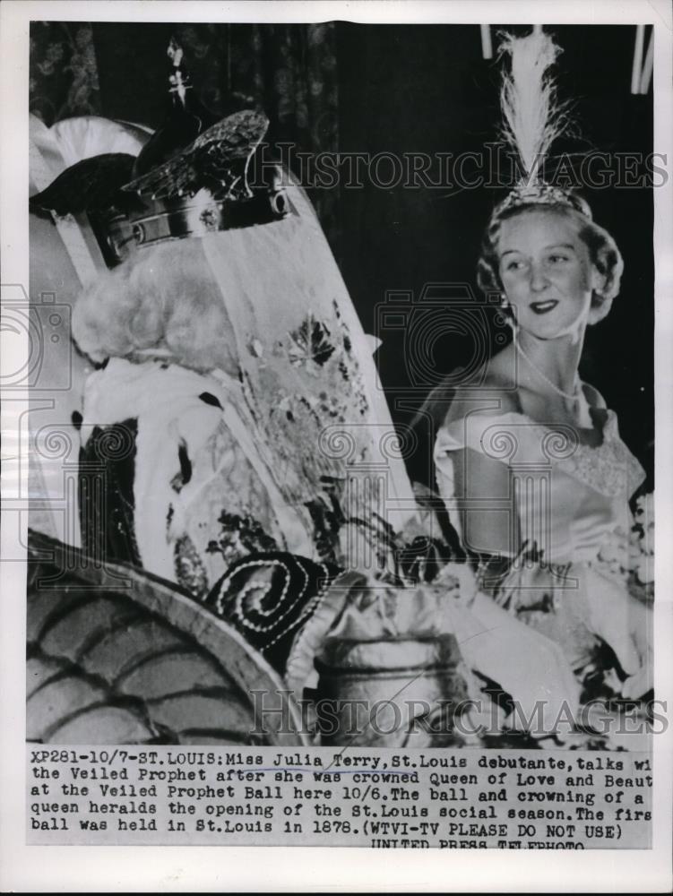 1953 Press Photo St Louis, Mo. Julia Terry, debutant crowned &quot;Queen of Love&quot; - Historic Images