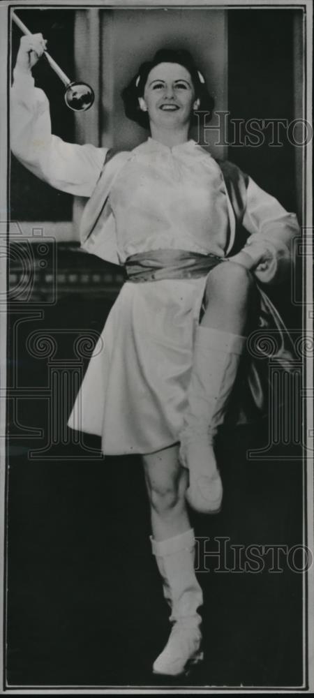 1938 Press Photo Palo Alto, Cal. Stanford drum majorette Mxine Turner - Historic Images