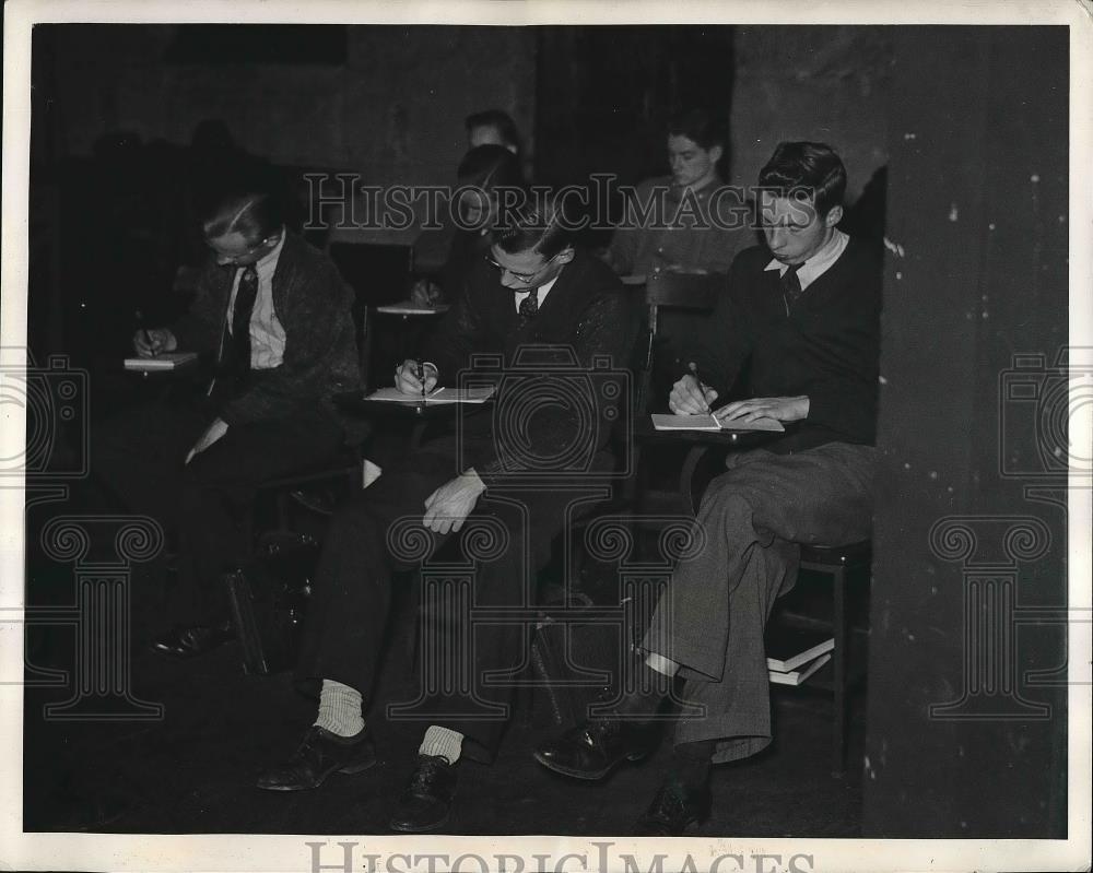 1940 Press Photo Westingjouse Tech School class night school - Historic Images