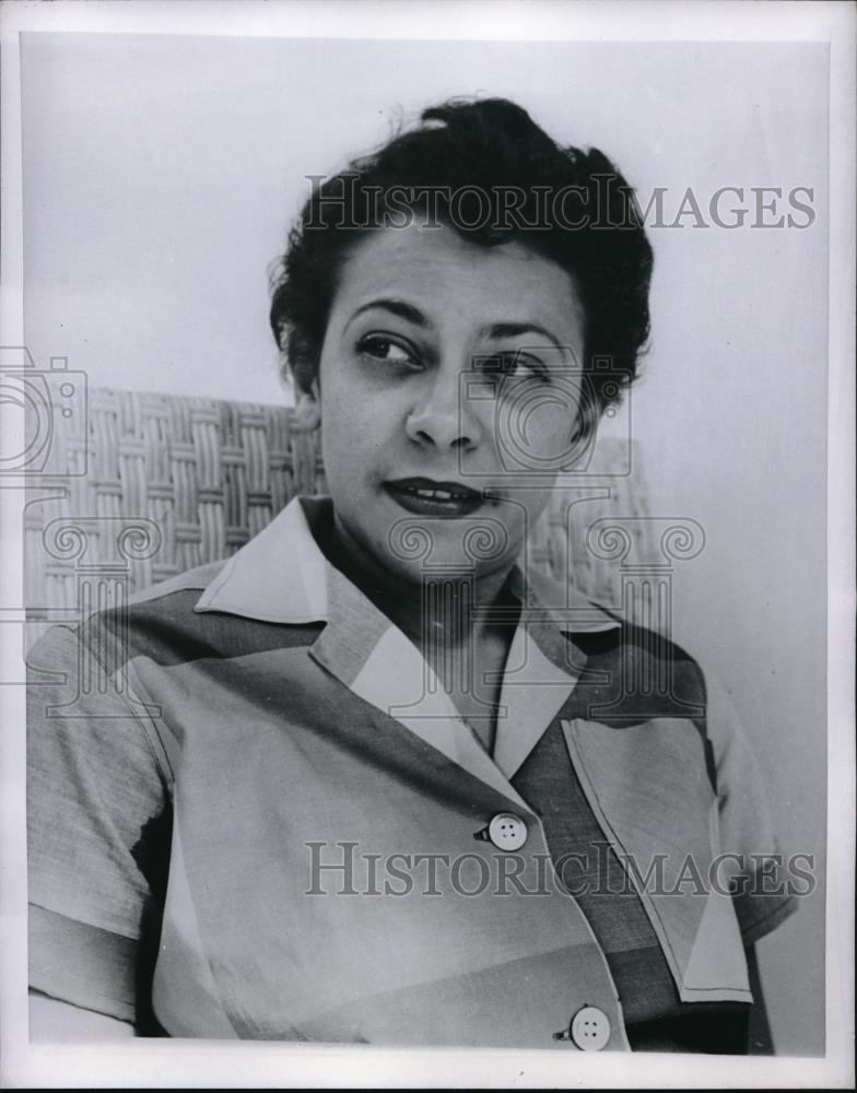 1954 Press Photo Myrtle Thorne, Charleston, S.C. Us Info Agency in Sumatrans - Historic Images