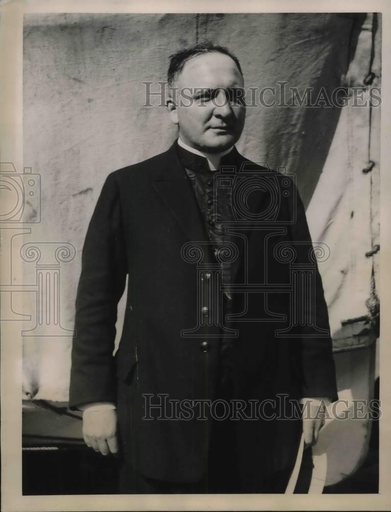 1922 Press Photo Rev. Father Nicholas William Hans on S.S. Resolute - Historic Images