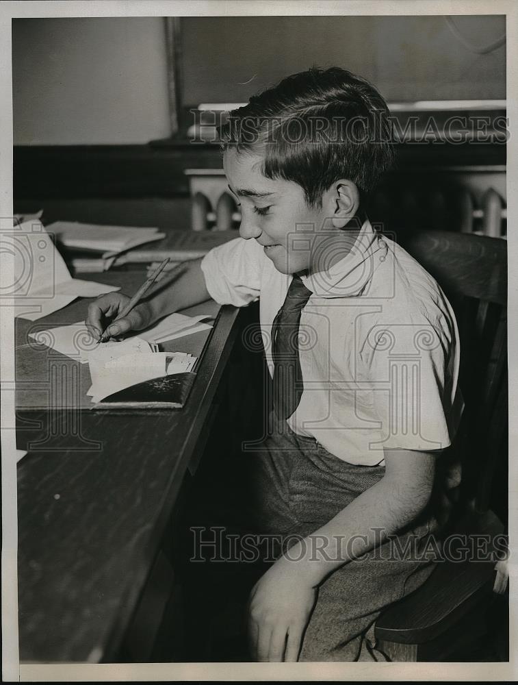 1933 Press Photo 11 Year Old Adolph Gidio Sends Letter To New Jersey Governor - Historic Images