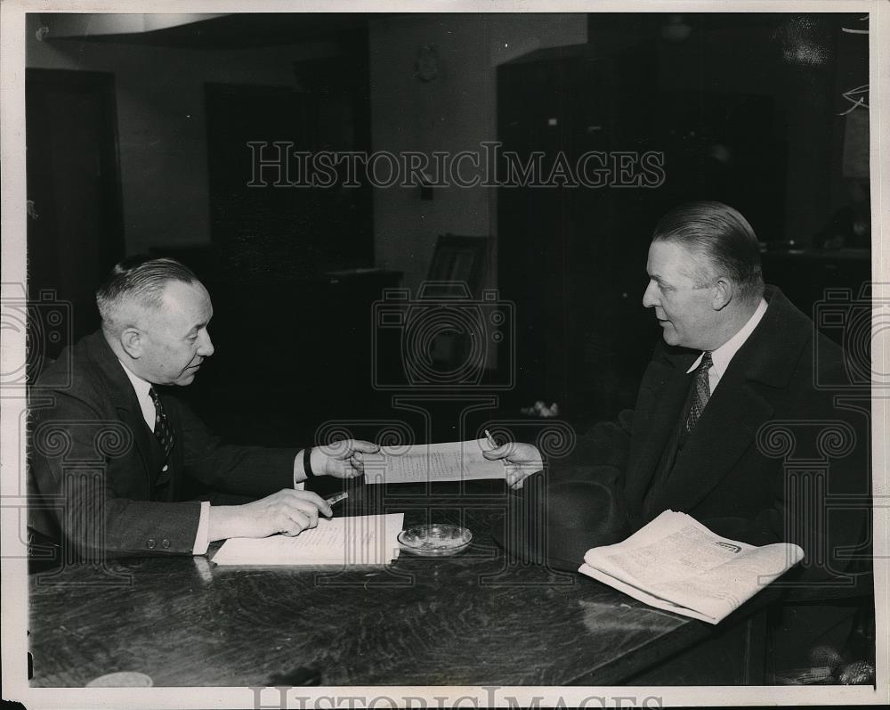 1940 Press Photo Men Over 40 Club in D.C. Sec CG Lakely &amp; RL Tearney - Historic Images