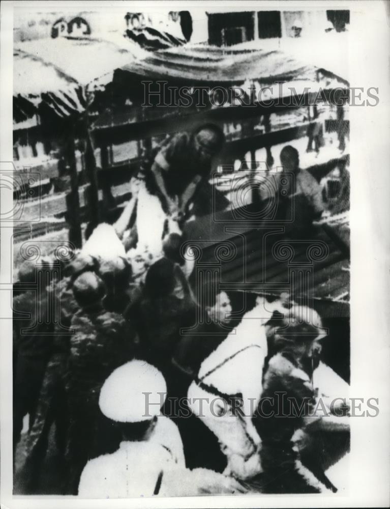 1963 Press Photo South Vietnamese Police Break Up Buddhist Monk Demonstration - Historic Images