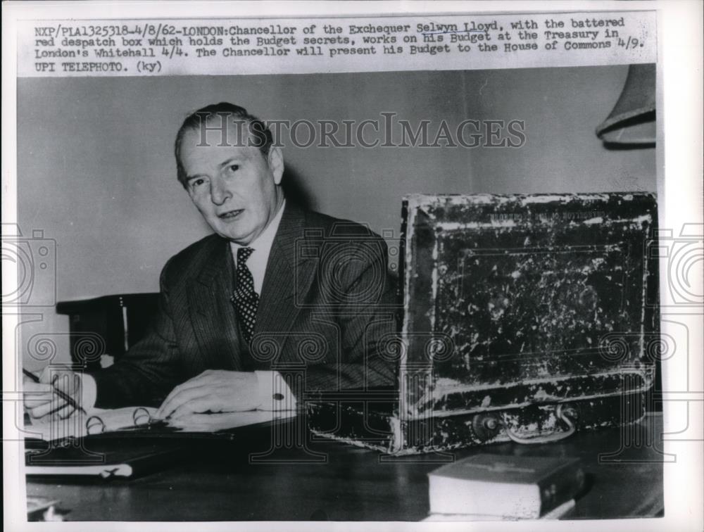 1962 Press Photo Selwyn Lloyd, Chancellor of the Exchequer at his budget. - Historic Images