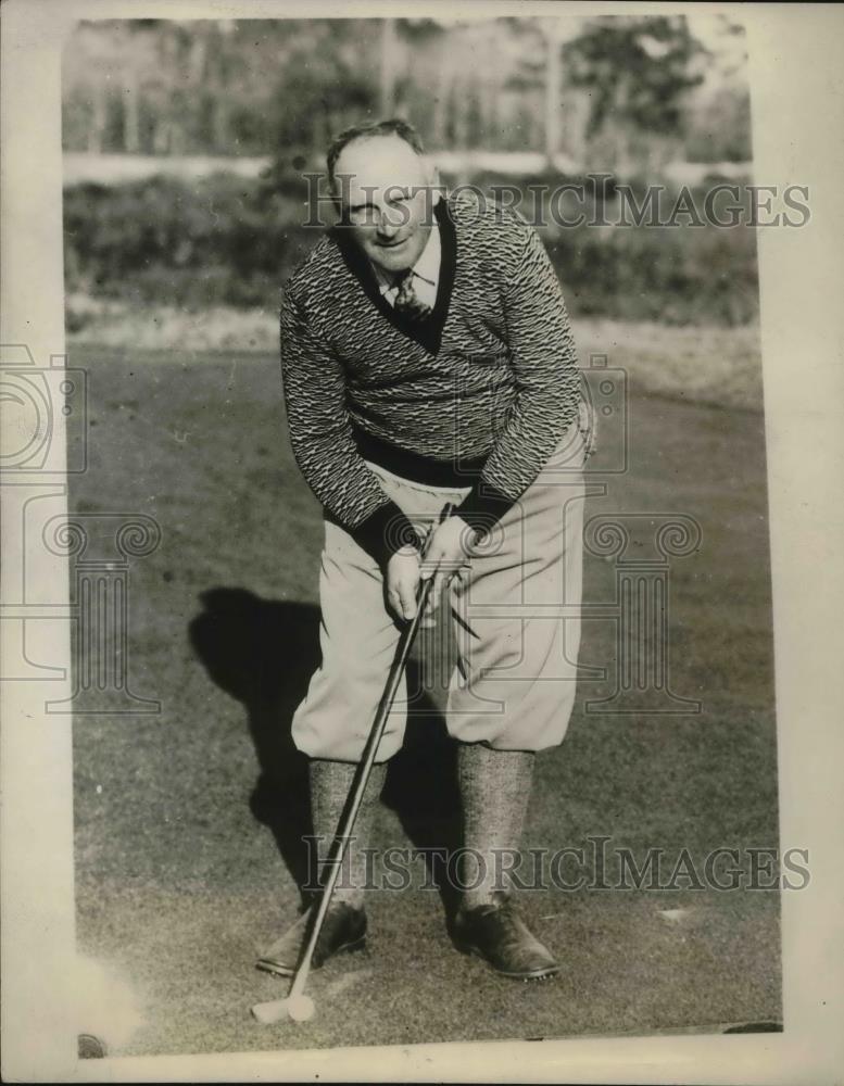 1929 Press Photo Governor Alvin Fuller of Mass. out golfing - Historic Images