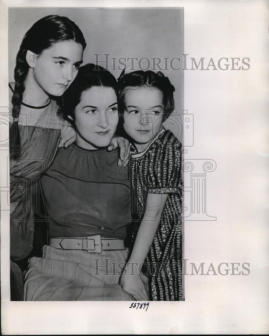 1940 Press Photo Pittsburgh, Pa Mrs Marlin Guadian & daughters Eve & Edith - Historic Images
