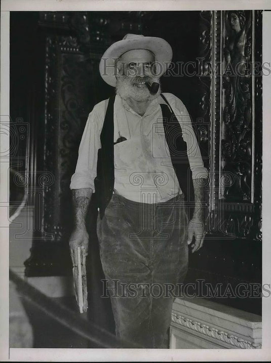 1936 Press Photo Lucky Blacklet, prospector who saw lost Justice Crater in Cal. - Historic Images