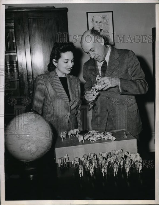 1944 Press Photo Rep Jack Z Anderson of California & Toy Donkeys - Historic Images