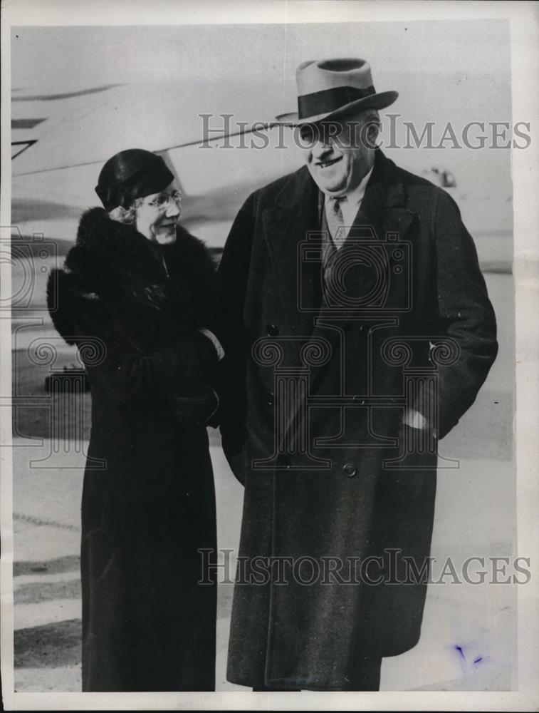 1933 Press Photo Mr &amp; Mrs Conrad Mann in kansas City,Mo after Pres. pardon - Historic Images